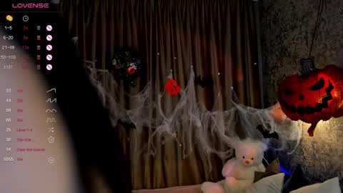 Snapshot of yoursweetsoul chatting on 10-22-25, 03:40 Bella online show from 10-22-25, 03:40