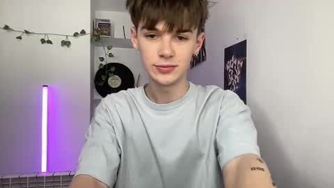 Snapshot of yoursweetyguy chatting on 04-17-26, 03:26 yoursweetyguy online show from 04-17-26, 03:26