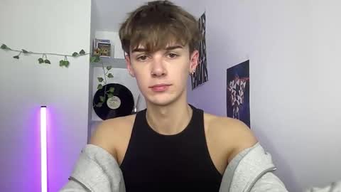 Snapshot of yoursweetyguy chatting on 04-28-26, 06:02 yoursweetyguy online show from 04-28-26, 06:02