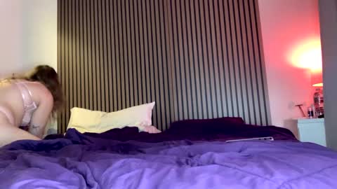 Alison online show from 09-30-25, 01:32