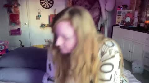 Snapshot of yourthickgingergoddess chatting on 03-10-25, 11:06 yourthickgingergoddess online show from 03-10-25, 11:06