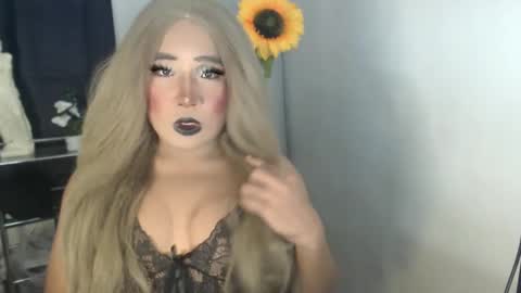 Snapshot of yourtransjeen chatting on 02-25-25, 04:00 Jeen online show from 02-25-25, 04:00