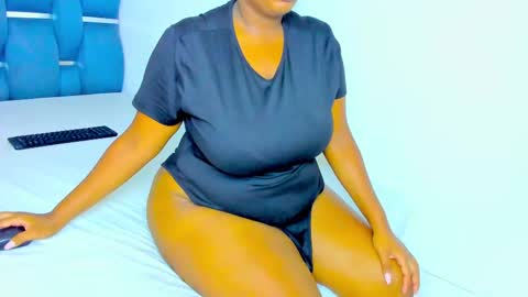 Snapshot of yourwife_anna chatting on 09-27-25, 11:15 yourwife_anna online show from 09-27-25, 11:15