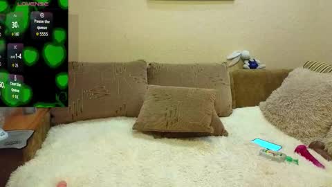 Snapshot of yourxqueen chatting on 09-30-25, 05:45 YourXQueen online show from 09-30-25, 05:45