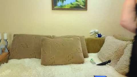 Snapshot of yourxqueen chatting on 10-31-25, 05:30 YourXQueen online show from 10-31-25, 05:30