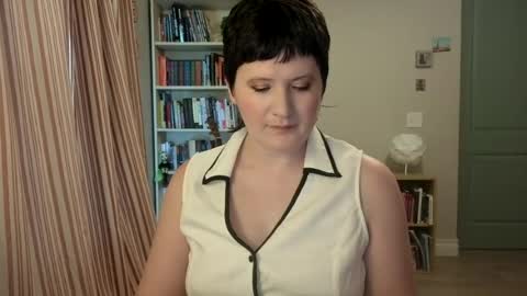 Snapshot of yousaiditfirst chatting on 07-17-26, 06:46 Rose Noire online show from 07-17-26, 06:46