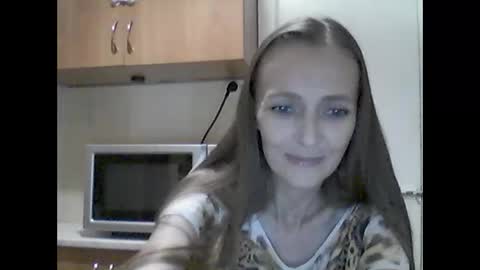 Snapshot of youur_light chatting on 11-16-25, 07:52 Youur light online show from 11-16-25, 07:52