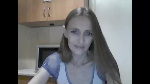 Snapshot of youur_light chatting on 11-25-25, 06:30 Youur light online show from 11-25-25, 06:30