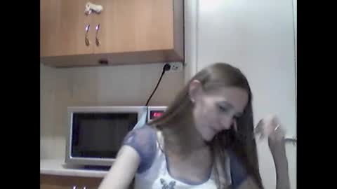 Snapshot of youur_light chatting on 12-13-25, 07:53 Youur light online show from 12-13-25, 07:53