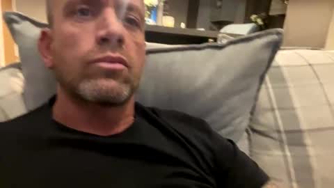 Snapshot of youwantus69 chatting on 12-08-24, 01:46 You want us 69 online show from 12-08-24, 01:46