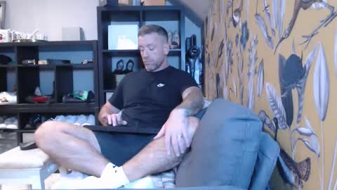 Snapshot of youwantus69 chatting on 11-11-25, 08:09 You want us 69 online show from 11-11-25, 08:09