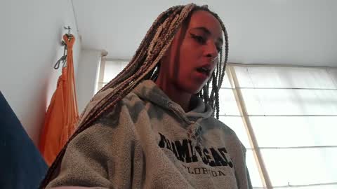 Snapshot of youwishtobeme chatting on 12-28-24, 09:08 elizabeth ju online show from 12-28-24, 09:08