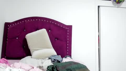 Snapshot of youwishtobeme chatting on 01-23-25, 02:44 elizabeth ju online show from 01-23-25, 02:44