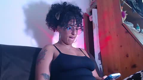 Snapshot of youwishtobeme chatting on 02-14-26, 09:44 elizabeth ju online show from 02-14-26, 09:44