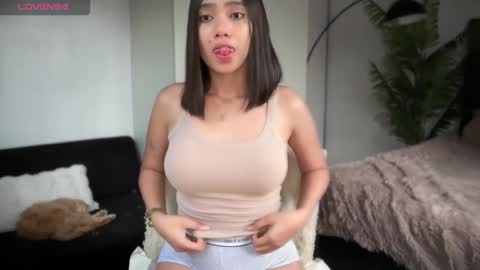 YowgineTheGreat online show from 12-08-24, 07:37