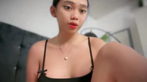 YowgineTheGreat online show from 02-06-25, 12:16