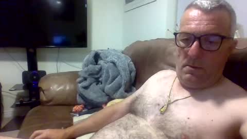 Snapshot of yragbew chatting on 07-19-26, 03:10 Daddiesgirl online show from 07-19-26, 03:10