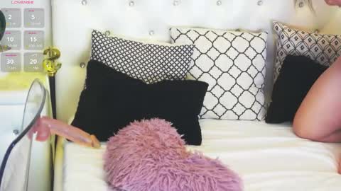 Yssabel online show from 04-24-26, 05:10