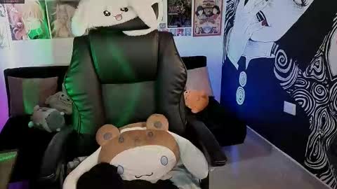 Snapshot of yuhwa chatting on 09-12-25, 10:10 rawr Anne Independent model online show from 09-12-25, 10:10