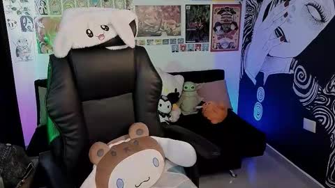 Snapshot of yuhwa chatting on 09-13-25, 05:57 rawr Anne Independent model online show from 09-13-25, 05:57