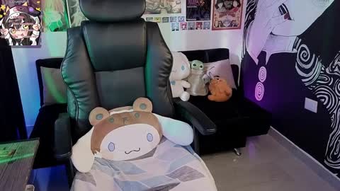 Snapshot of yuhwa chatting on 09-20-25, 09:16 rawr Anne Independent model online show from 09-20-25, 09:16