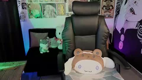 Snapshot of yuhwa chatting on 09-22-25, 08:33 rawr Anne Independent model online show from 09-22-25, 08:33