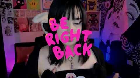 Snapshot of yuhwa chatting on 10-15-25, 08:42 rawr Anne Independent model online show from 10-15-25, 08:42