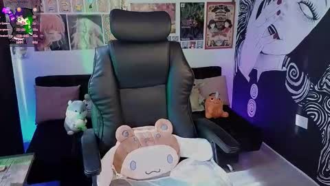 Snapshot of yuhwa chatting on 11-13-25, 07:13 rawr Anne Independent model online show from 11-13-25, 07:13