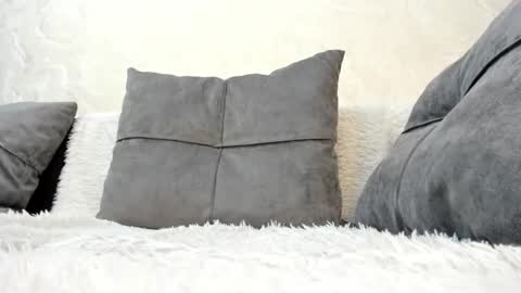 Yuki online show from 03-06-25, 06:41