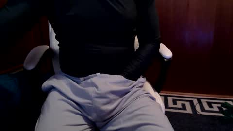 Snapshot of yulanesca chatting on 05-24-26, 05:12 Russ online show from 05-24-26, 05:12