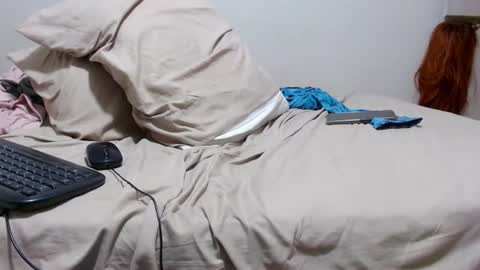 Snapshot of yuliana_25 chatting on 07-18-26, 12:04 yuliana_25 online show from 07-18-26, 12:04