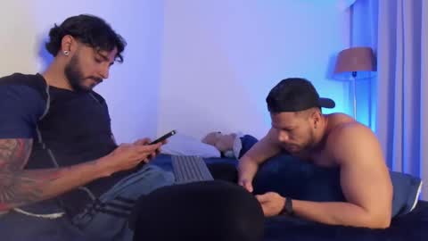 yulian 2811 online show from 10-10-25, 01:15