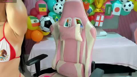 Snapshot of yulii_16 chatting on 06-18-26, 11:03 Yuli 16 online show from 06-18-26, 11:03