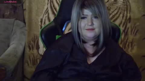 yuliiared online show from 11-30-25, 02:15