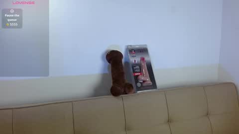 Yuli and SaraIndependent model online show from 01-09-26, 02:36