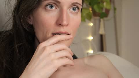 Snapshot of yulladao chatting on 02-04-25, 06:06 yulla dao online show from 02-04-25, 06:06