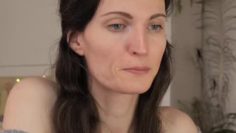 Snapshot of yulladao chatting on 02-25-25, 12:03 yulla dao online show from 02-25-25, 12:03