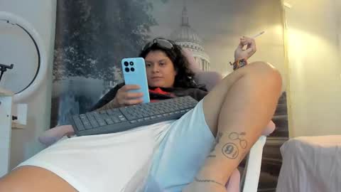 Snapshot of yumandsay chatting on 10-10-25, 06:51 Snowflake online show from 10-10-25, 06:51
