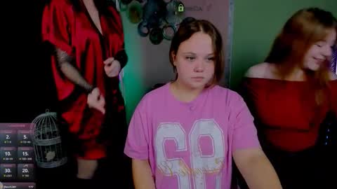 yume_sakura_ online show from 10-08-25, 08:17