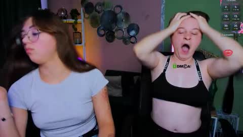 yume_sakura_ online show from 10-17-25, 08:06