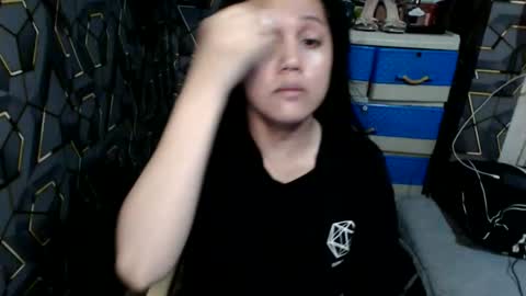 yumi online show from 11-22-25, 03:33