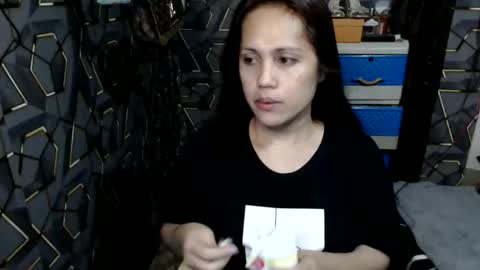 Snapshot of yumi_white chatting on 01-11-26, 12:43 yumi online show from 01-11-26, 12:43
