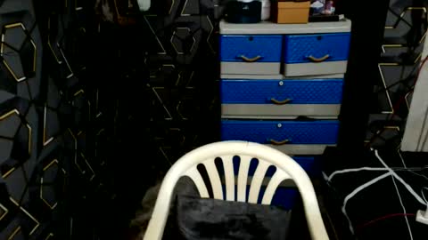 Snapshot of yumi_white chatting on 03-12-26, 06:14 yumi online show from 03-12-26, 06:14