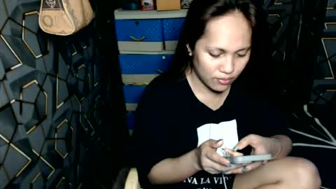 Snapshot of yumi_white chatting on 06-18-26, 05:41 yumi online show from 06-18-26, 05:41