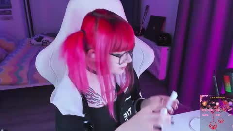 Yumi 3 online show from 11-25-25, 10:48