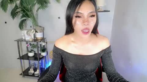 Snapshot of yumiexx chatting on 07-27-26, 11:56 CALL ME YUMLEXX online show from 07-27-26, 11:56