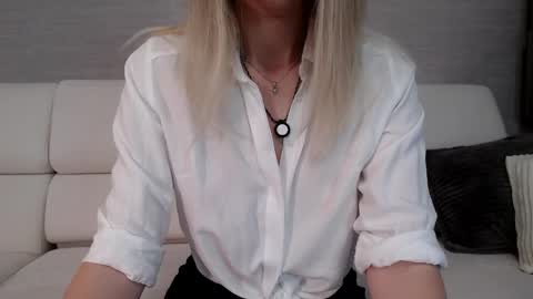 Snapshot of yummy_blonde chatting on 05-02-26, 08:52 you babe online show from 05-02-26, 08:52