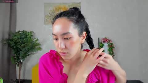Snapshot of yummy_lamii chatting on 02-21-26, 03:40 Cindey online show from 02-21-26, 03:40