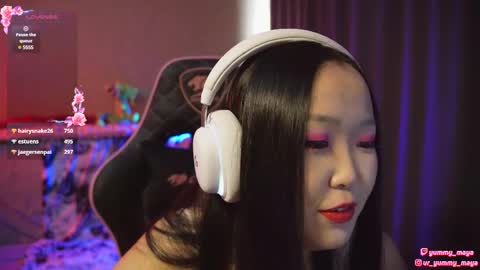 Snapshot of yummy_maya chatting on 02-10-25, 08:20 Chimi online show from 02-10-25, 08:20