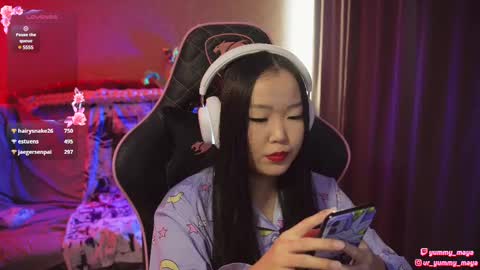 Snapshot of yummy_maya chatting on 02-12-25, 08:16 Chimi online show from 02-12-25, 08:16
